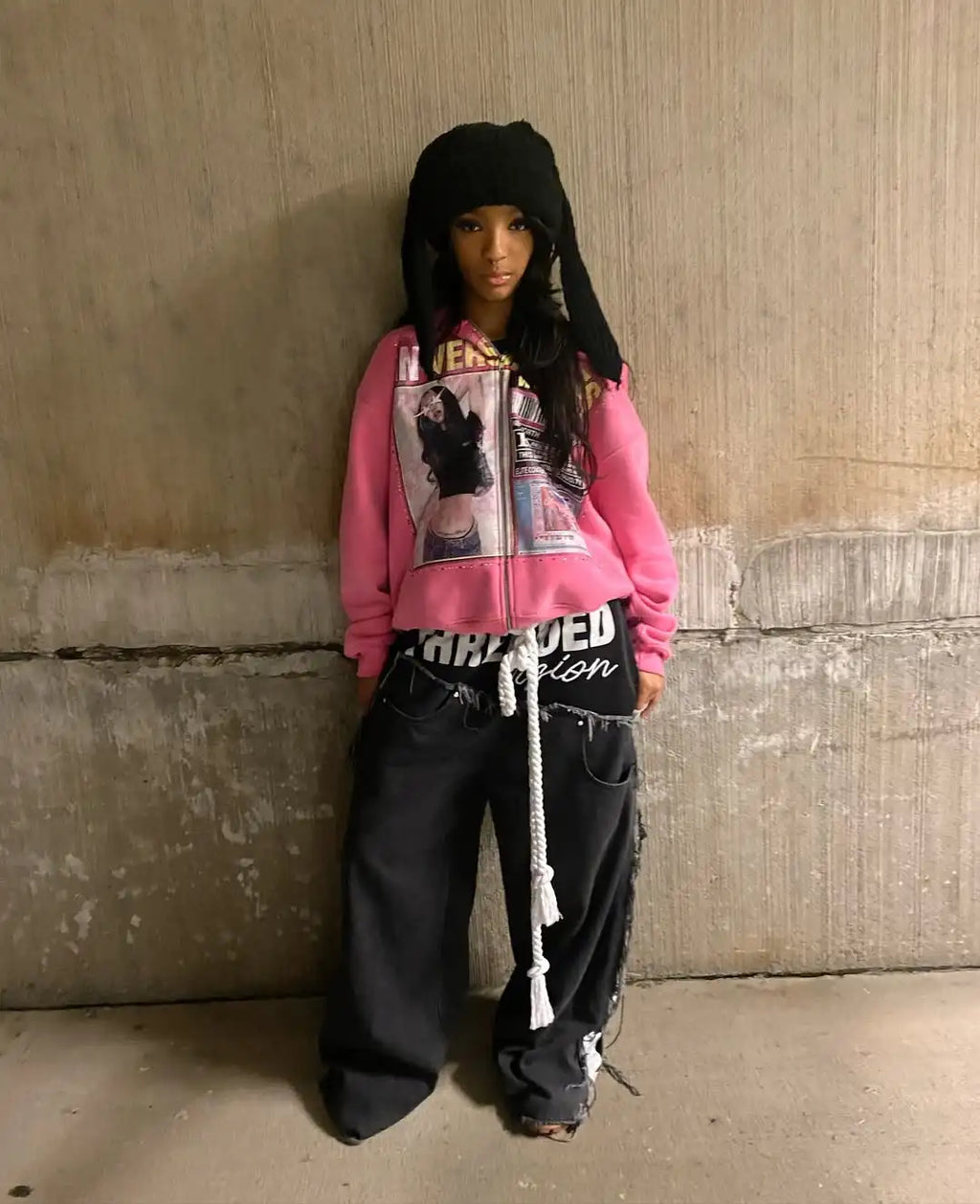 IN VERSAILLES HOODIE